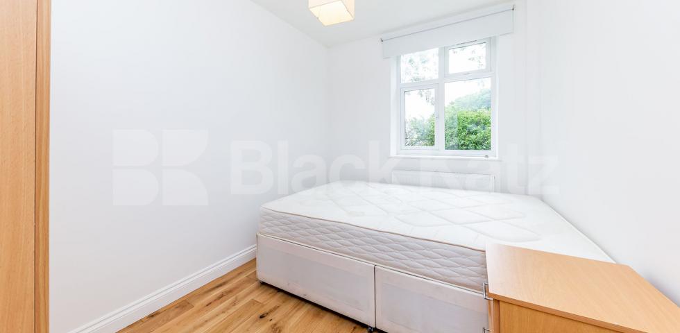 			MODERN THREE BED!, 3 Bedroom, 1 bath, 1 reception Flat			 Carleton Road, TUFNELL PARK